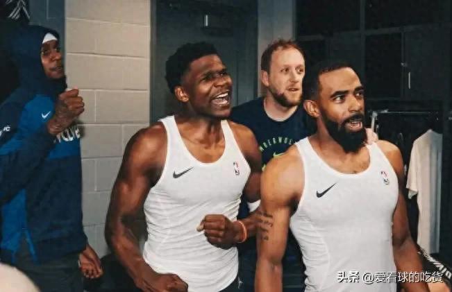 随着湖人被淘汰出局，赛后这三人最开心！湖人只能尴尬苦笑！