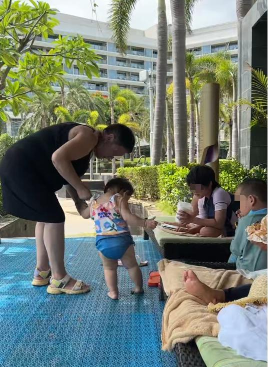 婆孙泳池边被毒虫咬伤，追责维权陷僵局；五星酒店：自然环境中蚊虫不可避免