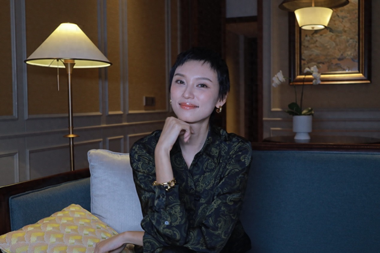 专访｜突然会被剃寸头，王丹妮：当演员，越来越好玩了