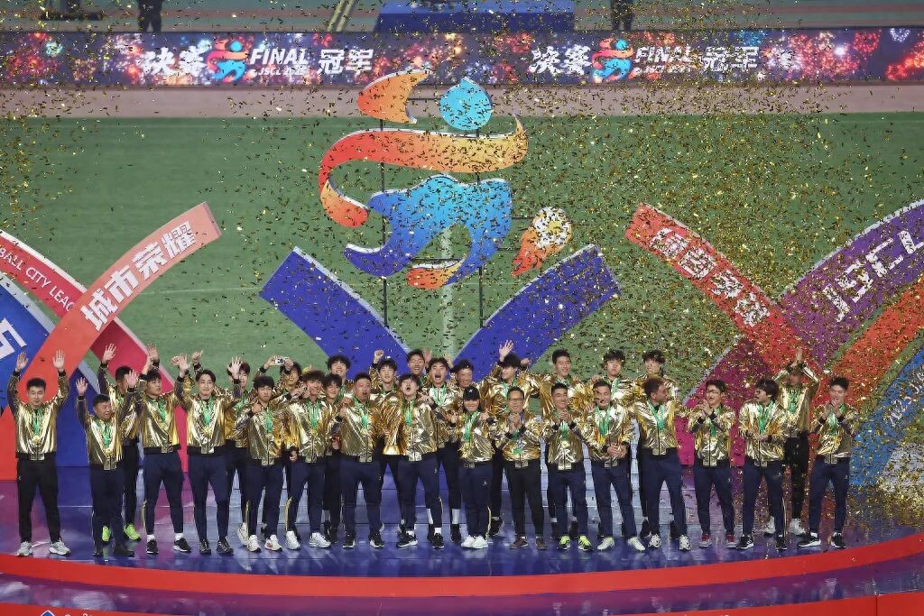 泰州登顶“苏超”：书记进更衣室道贺