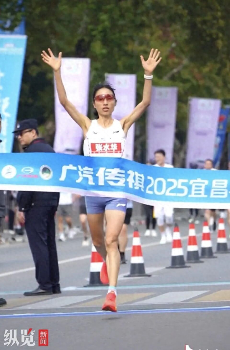 “最快女护士”张水华复出后首获全马冠军，奖金15000美元