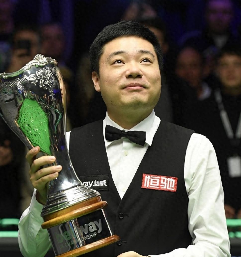 太强了，丁俊晖4杆破百，6-0晋级！中国8胜3负6-4淘汰了三冠王