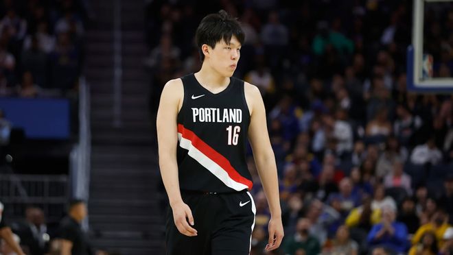 背靠背轮休!东契奇里夫斯今日均缺战开拓者 湖人至少5人本场缺阵