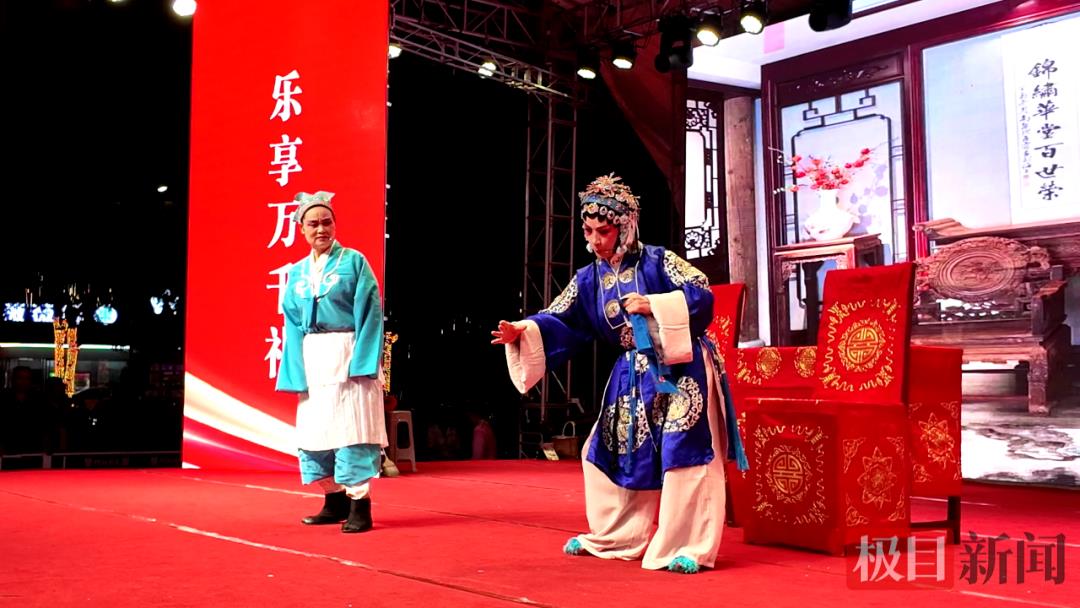 无人机光影秀、AI机器人互动、荆州花鼓戏上演……湖北江陵中秋、国庆双节氛围感拉满