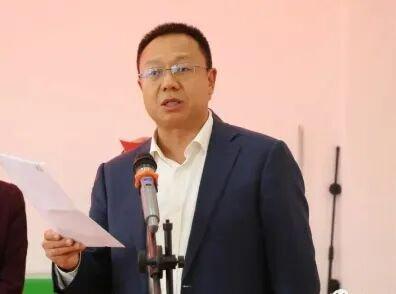 关小虎，不如实填报个人档案资料，投机钻营，向他人行贿