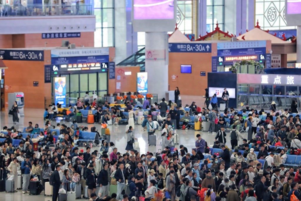 云南铁路迎来国庆假期返程高峰，今日预计发送旅客59万人次