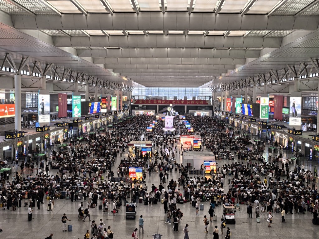 铁路上海站迎返程客流最高峰，预计今日到达83.7万人次