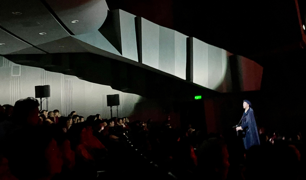 萨特《死无葬身之地》为何一直长演不衰?