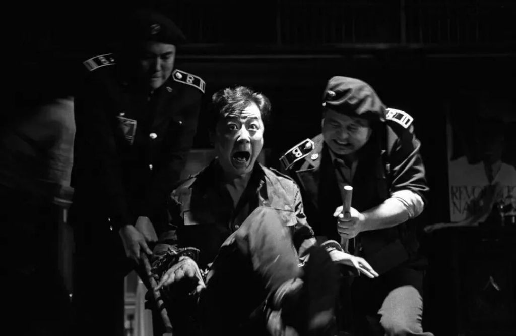 萨特《死无葬身之地》为何一直长演不衰?