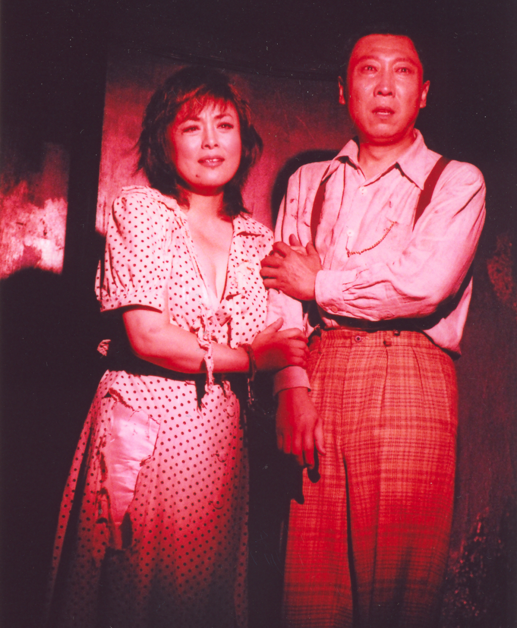 萨特《死无葬身之地》为何一直长演不衰?