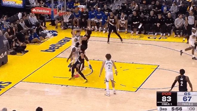 惨不忍睹!杨瀚森首秀4分6犯规4失误 防守软肋尽显媒体人建议减重