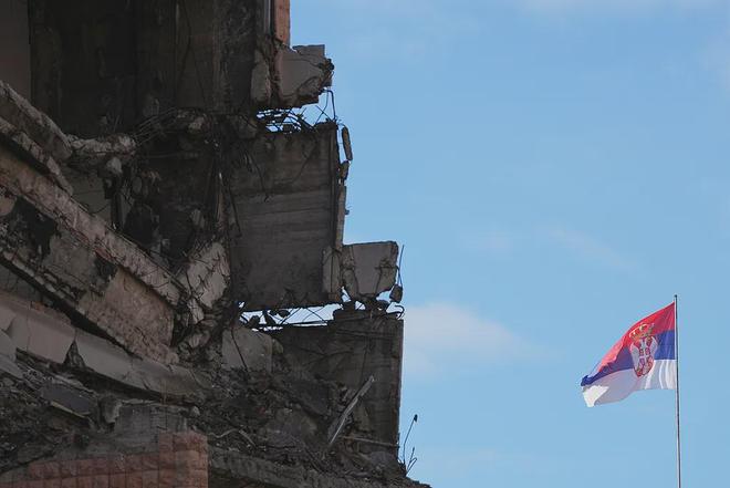 塞尔维亚吵翻了:拆北约轰炸遗址,给特朗普家酒店让路