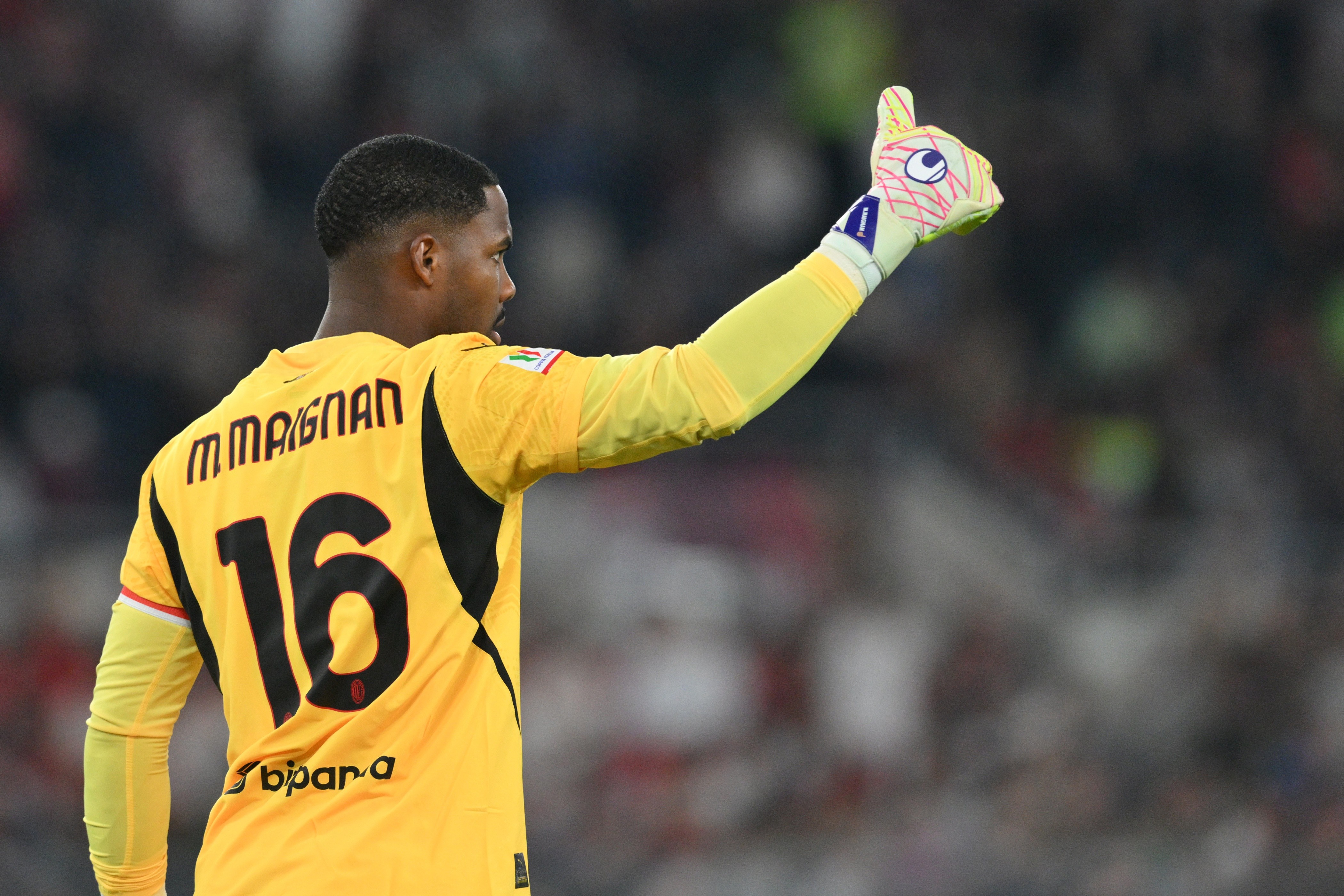 米体：尤文想在明夏免签米兰门将迈尼昂，已开始收集信息展开评估