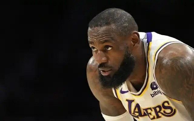 早知道｜詹姆斯生涯首次缺席常规赛揭幕战