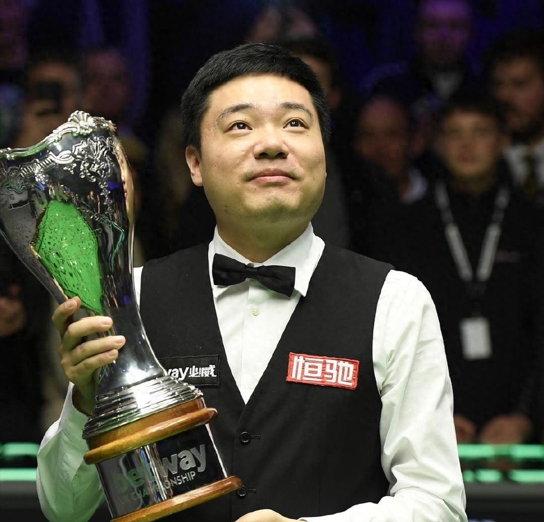 再爆大冷世界第1第2第3都出局了，中国选手0-5溃败，8强决出2席了