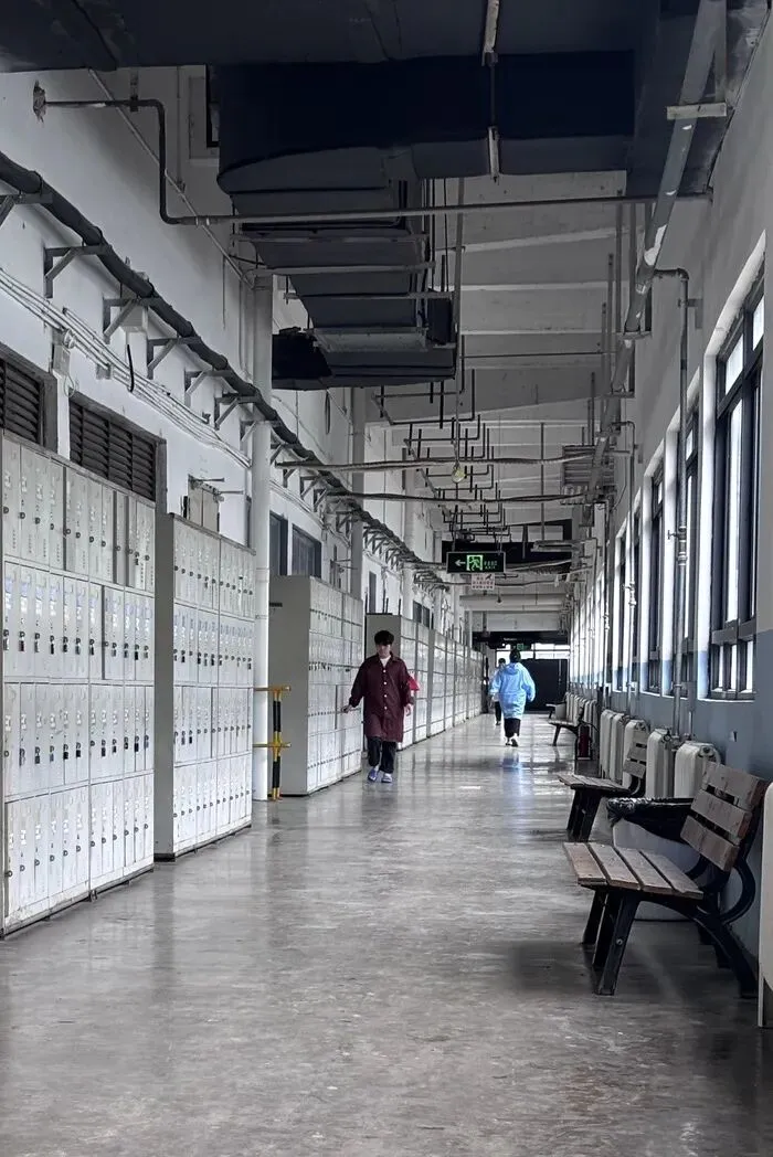 郑州富士康iPhone 17港区产线已接近满产,近20万人两班倒赶工