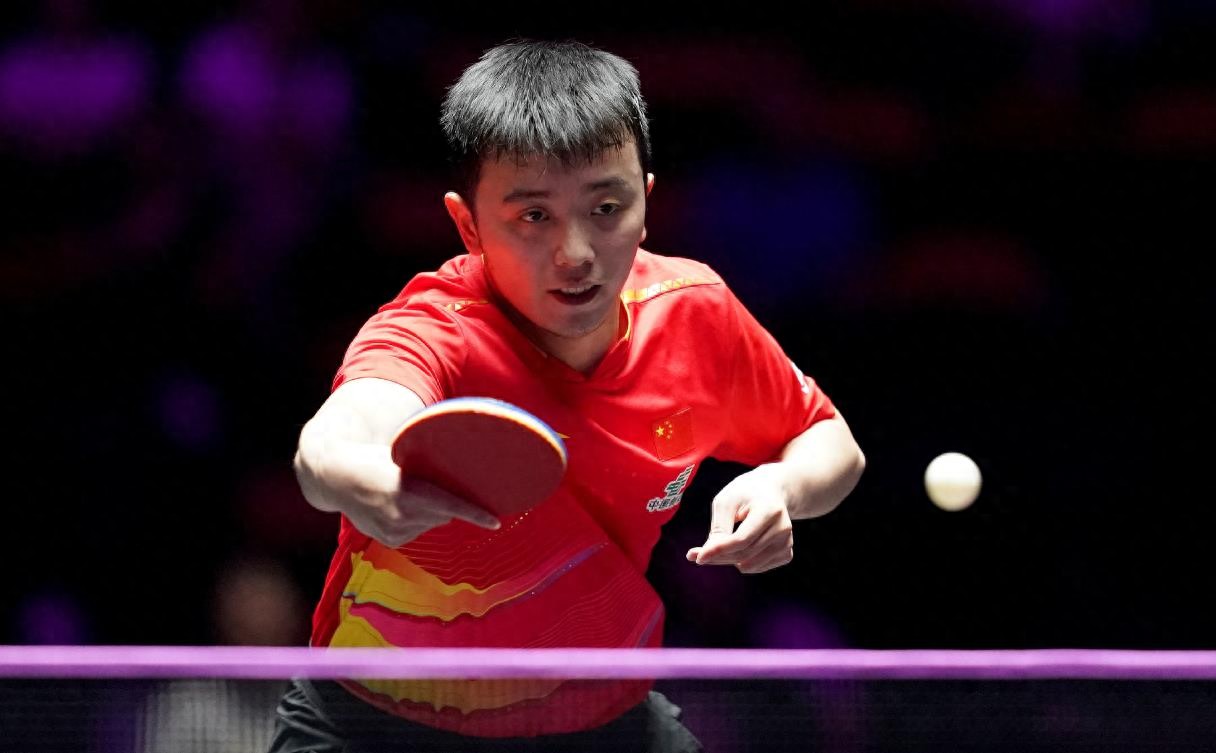 爆大冷！日本男单4人全军覆没，张本智和惨败，国乒直板名将立功