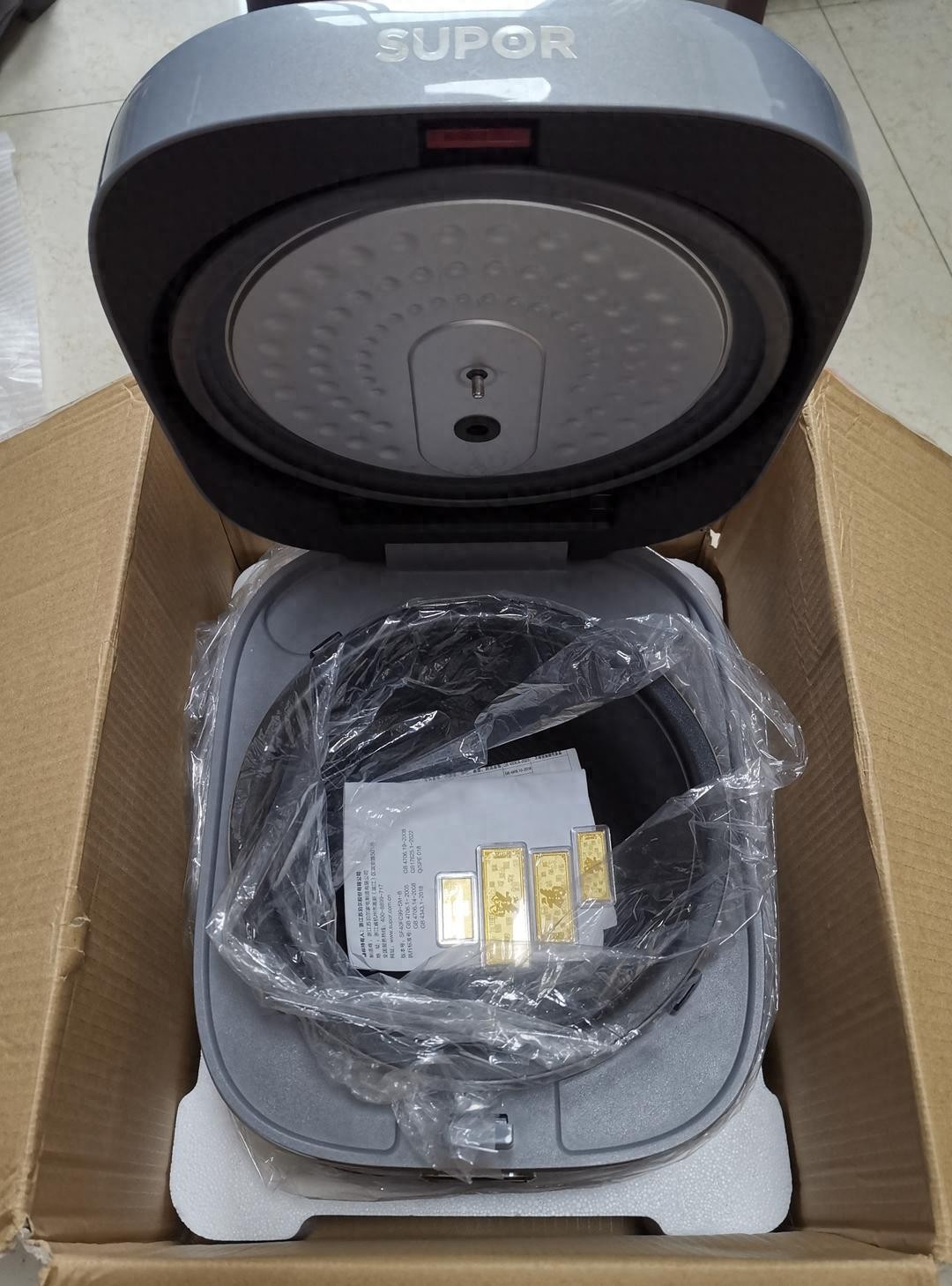 85克黄金藏电饭煲中寄出，警方紧急拦截！女子网购水果后竟陷骗局