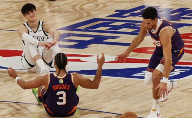 曾凡博的糟糕表现远不及崔永熙，NBA的梦该醒了