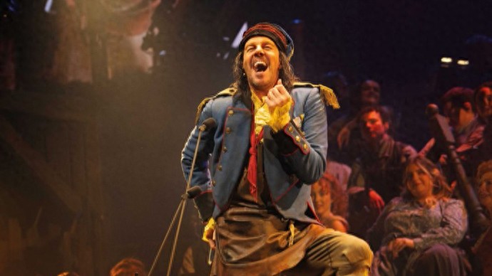 新民艺评丨钱世锦：久违了，音乐剧《悲惨世界》