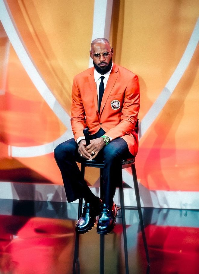 詹姆斯霸气表态：我仍在巅峰！同时却已经入选名人堂！