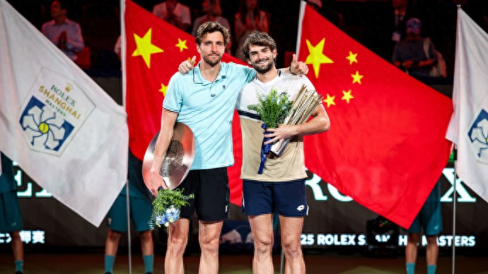 上海网球大师赛｜“黑马决赛”演绎今年最动人的网球故事，这对表兄弟载入历史