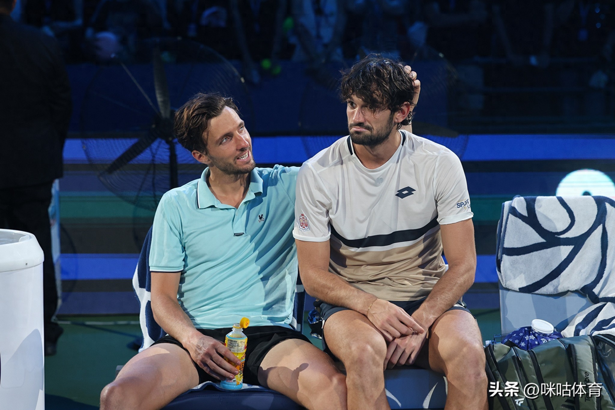 连胜 + 排名飙升 164 ！表兄弟决赛厮杀，上海大师赛诞生最草根冠军