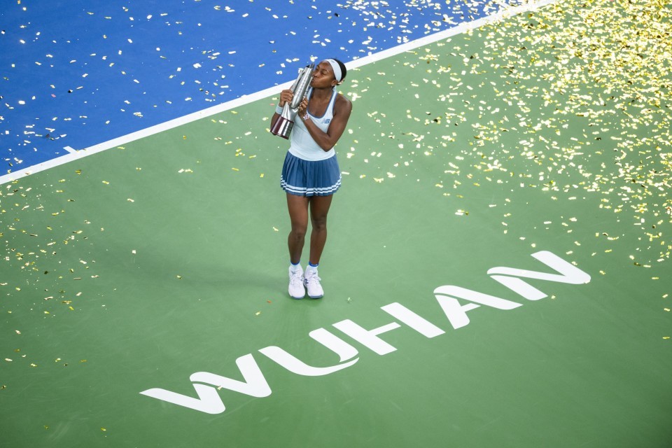 一场2-0！WTA最新排名乱了，萨巴年终第一不稳！郑钦文无缘前10