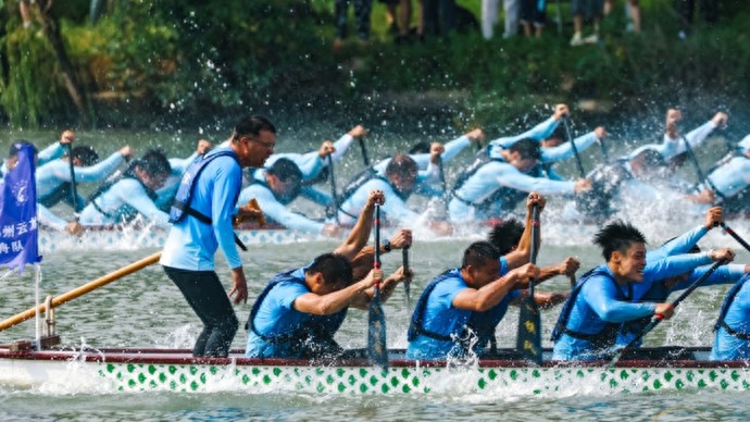 全球健儿聚青浦，赛龙舟话同心