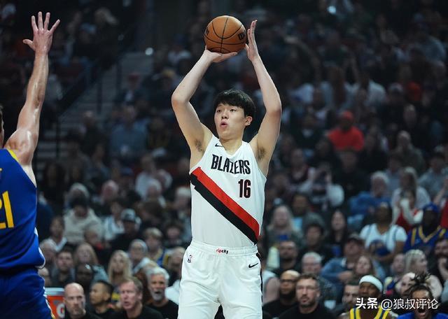 杨瀚森下放G联赛引热议！媒体人预测场均30分钟交出15+7+3+3