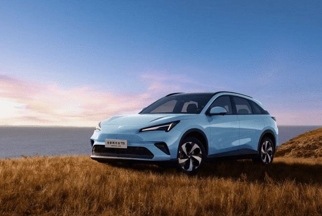 有纯电有增程 极狐全新阿尔法T5预售价12.38万起