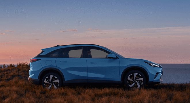 有纯电有增程 极狐全新阿尔法T5预售价12.38万起