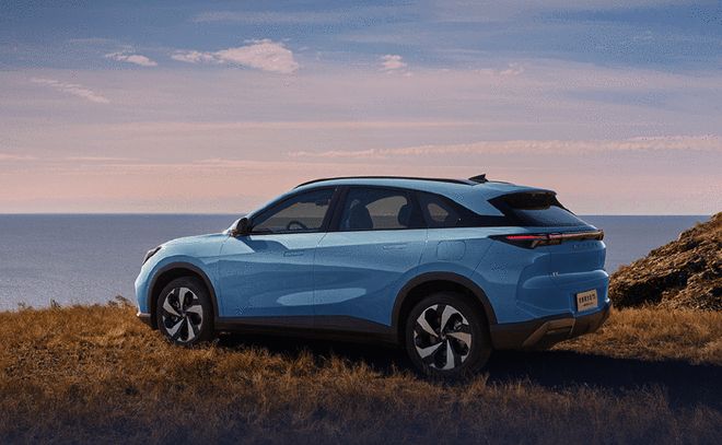 有纯电有增程 极狐全新阿尔法T5预售价12.38万起