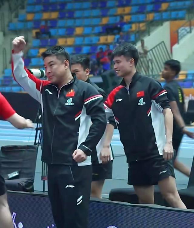 从0比2到3比2！国乒男团逆转击败日本，张本智和终于安静了