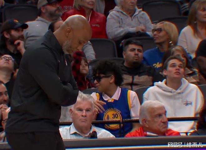 比卢普斯钦点！开拓者承诺扶正杨瀚森，中国男篮崛起有戏了！