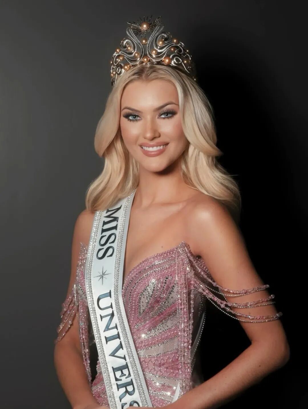 被羞辱后,选美小姐集体退赛