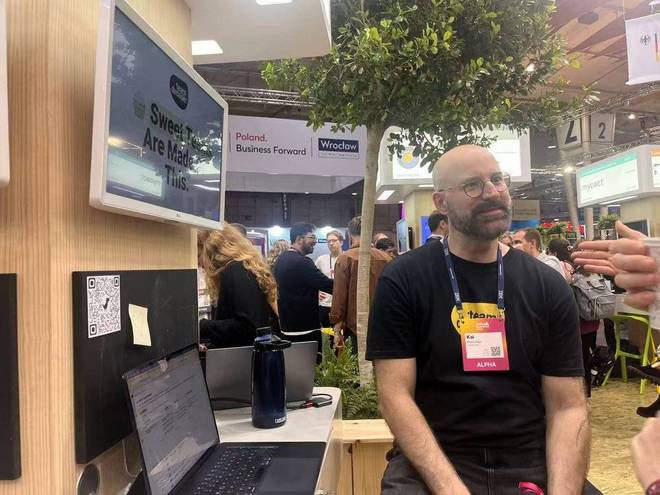 在全球最大的科技峰会现场,他们用DeepSeek养出迷你“独角兽”