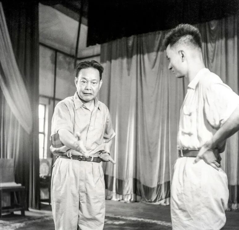 如今,我们纪念周信芳的意义……