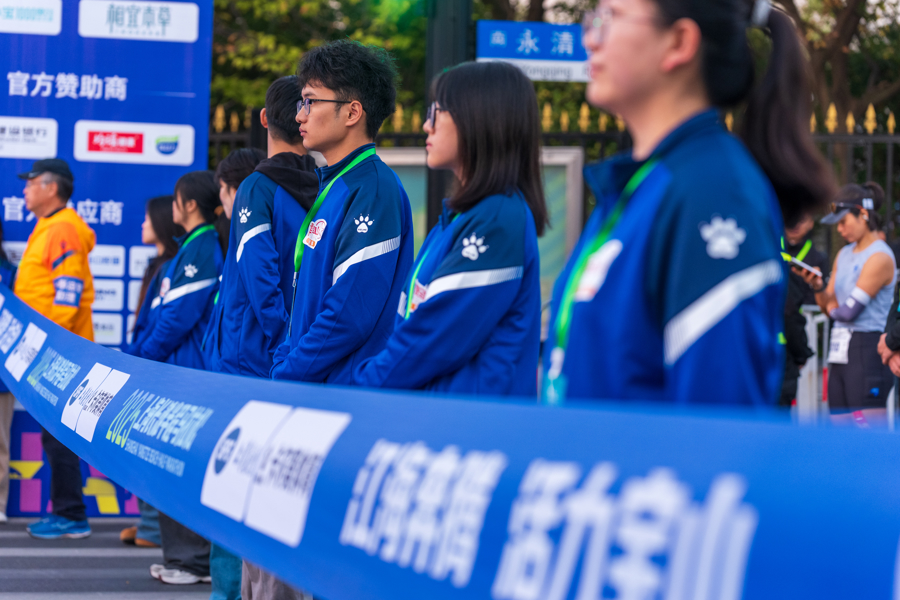 以赛为媒,长滩半马在上海最长滨江赛道开跑