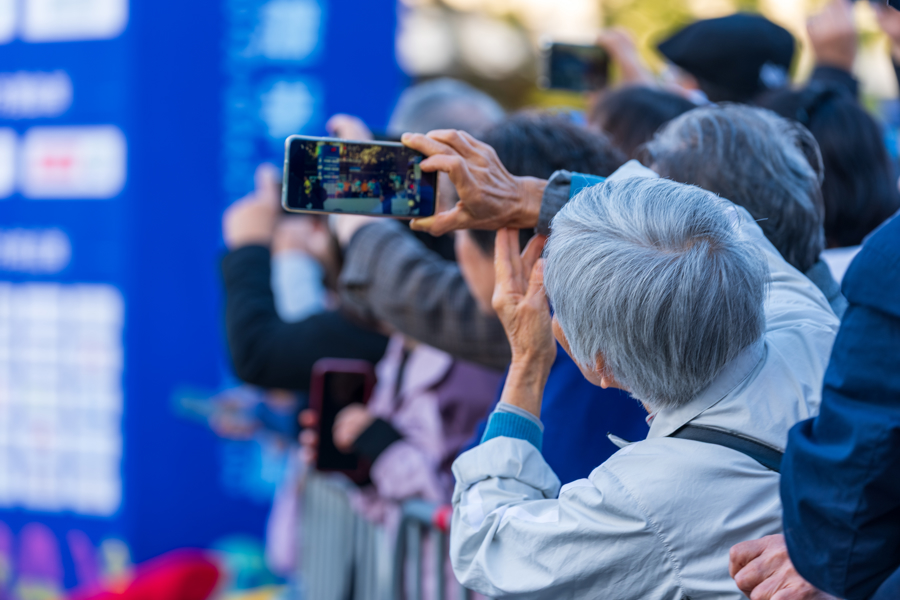 以赛为媒,长滩半马在上海最长滨江赛道开跑
