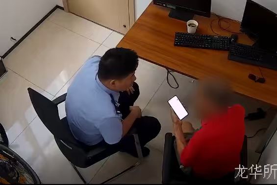 七旬老人将150克黄金交给骗子还要再送48万元金条,民警苦劝一天终结骗局