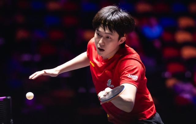 这行为过分了!王楚钦机场遭陌生女子尾随,被追问要不要加我微信