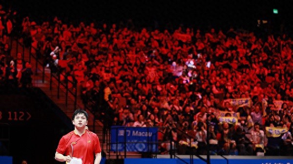 十五运｜樊振东与王曼昱分别卫冕男女单打冠军，乒乓顶流明星齐聚“引爆”澳门