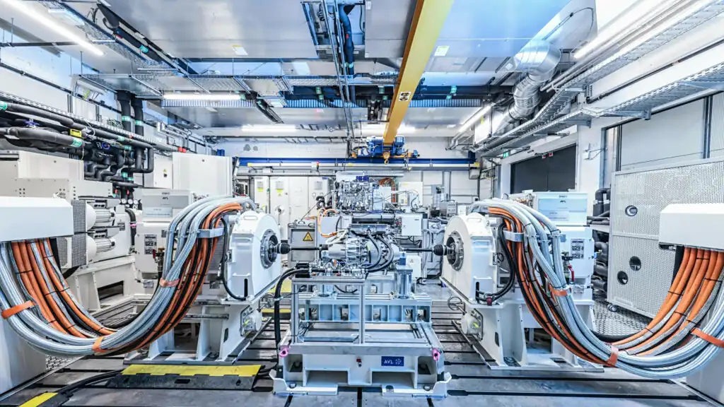 保时捷纯电卡宴用 AI“路测”:研发周期缩短 20%,省下 120 辆测试车