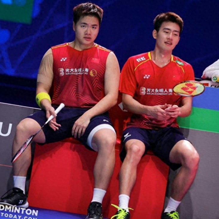 中国大师赛战报：再爆大冷，梁王1-2被印尼新组合逆转，无缘8强了