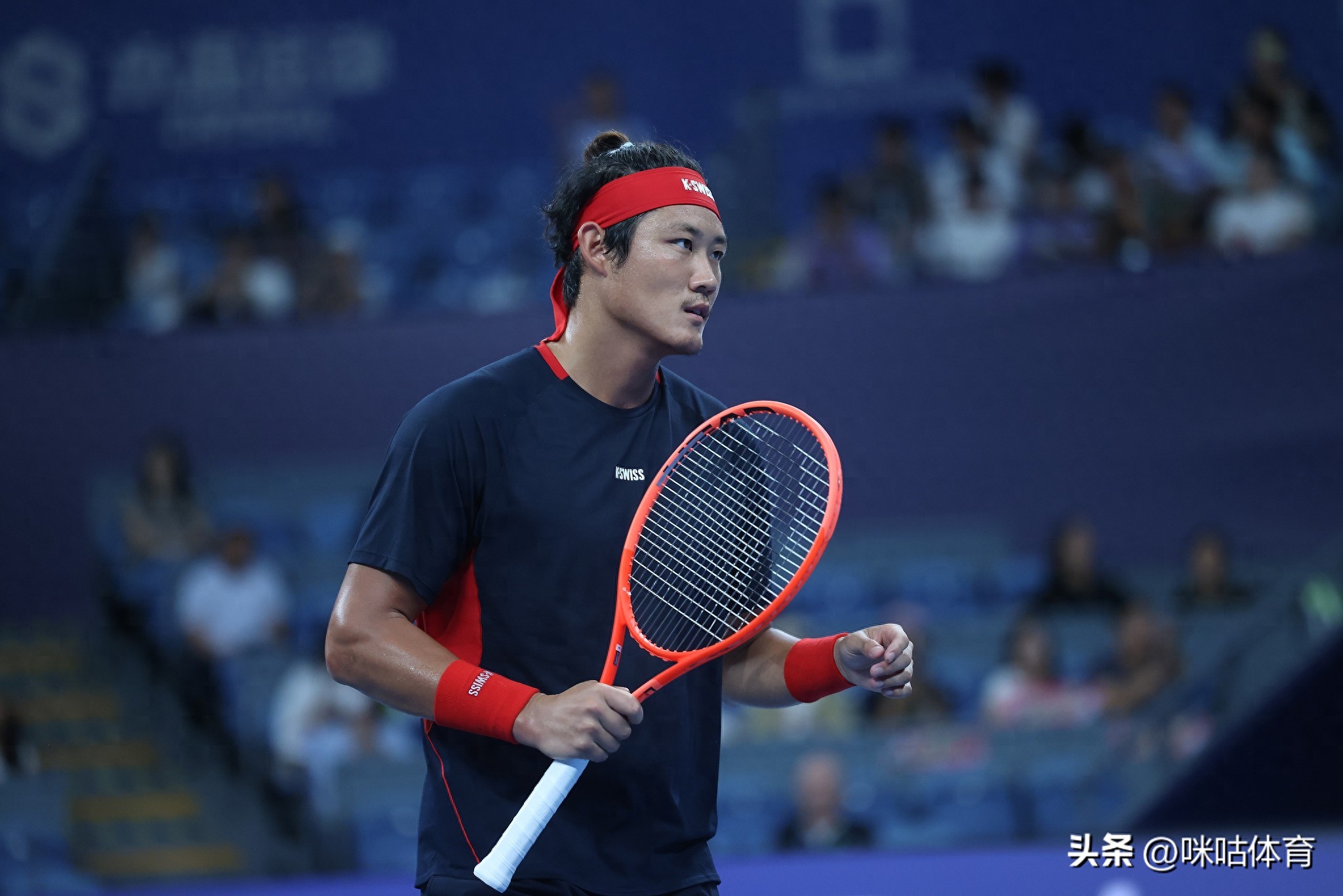 两救赛点！张之臻复出首秀开门红 鏖战3小时逆转小布