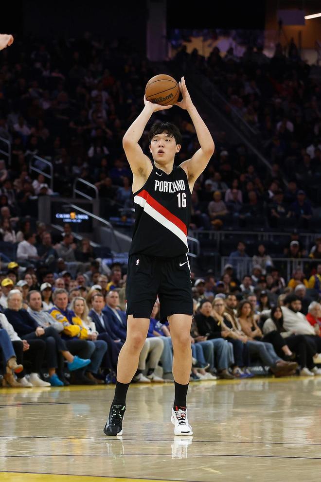 美媒重排25年选秀：杨瀚森排名跨越式提升，受到美媒的认可