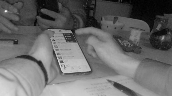 老人深陷“政策返利”骗局不听劝，民警巧换便服二次上门破“僵局”