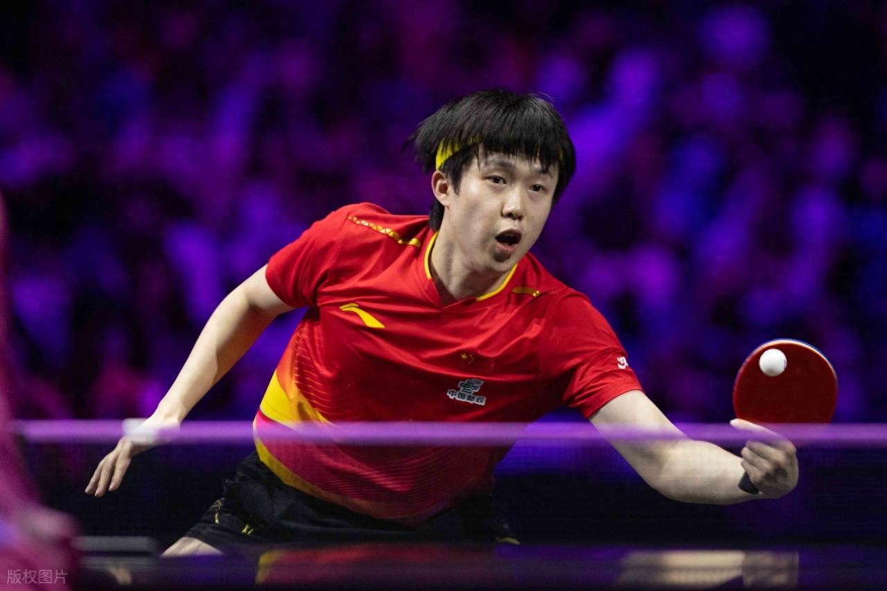 WTT澳门冠军赛-好友PK！王楚钦4-0完胜林昀儒 晋级男单四强