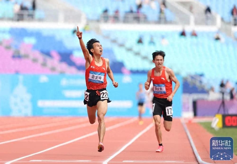 全运会10000米跑蒋发坤被取消金牌：队友违规助跑，成绩判定无效；唐浩然递补夺冠